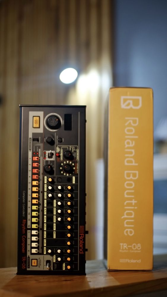 Продам драм-машину легенду Roland TR-08 Rhytm Composer