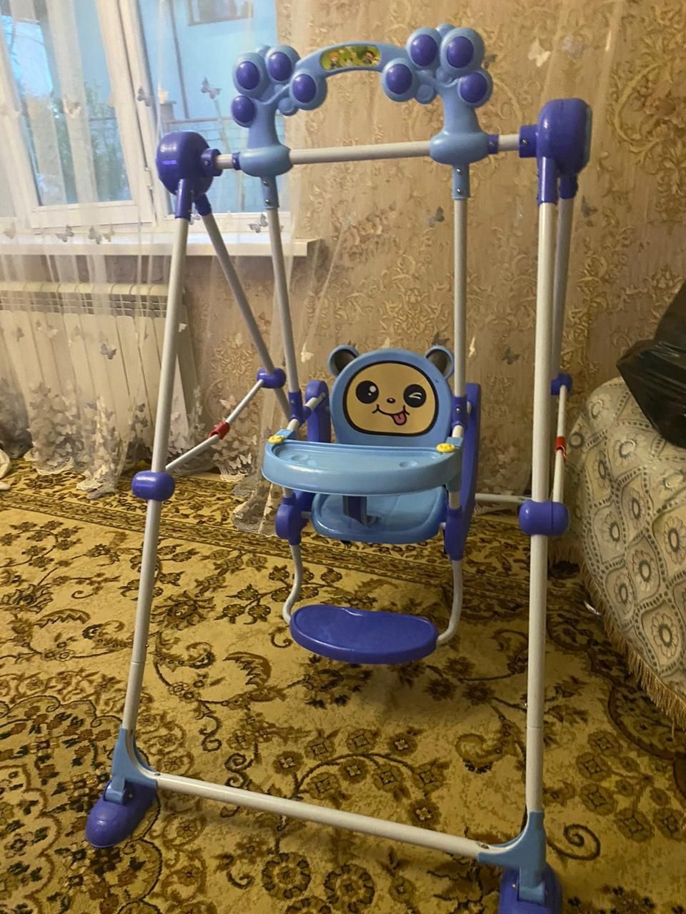 Продам качелия домашный