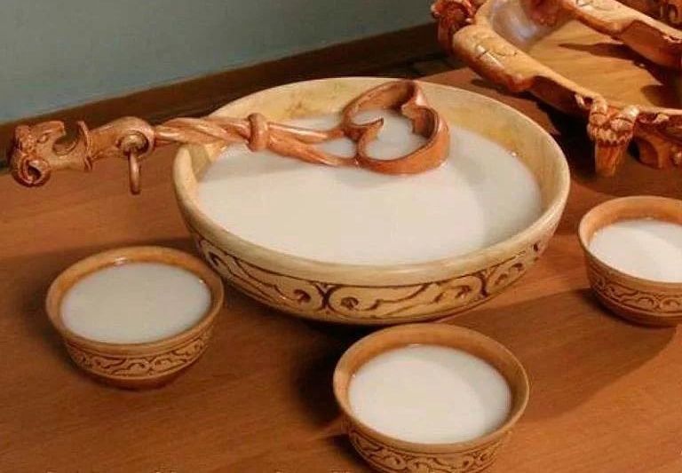 Продам свежий Кумыс привезен с Катон-карагайского района село Барлық .