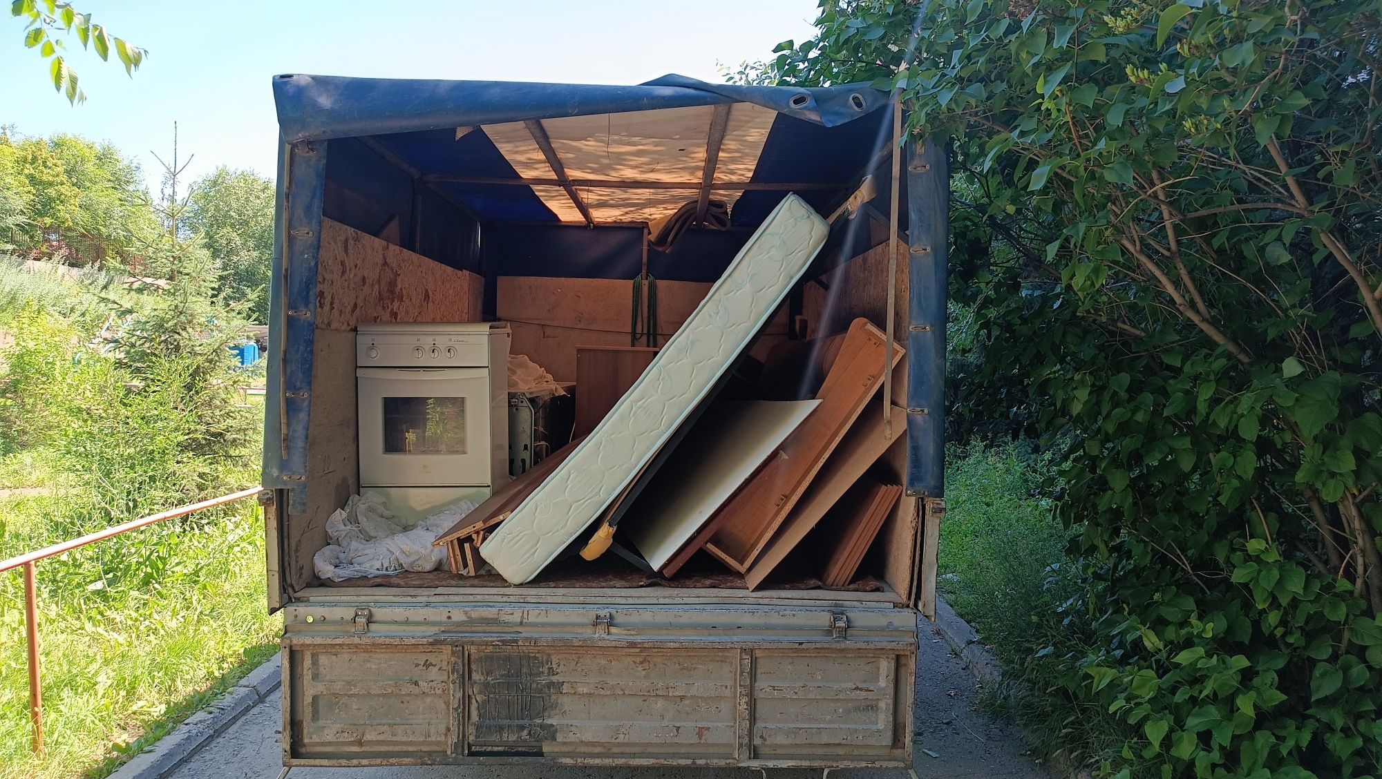 Грузоперевозки газель. Грузчики. Перевозки по городу и области.