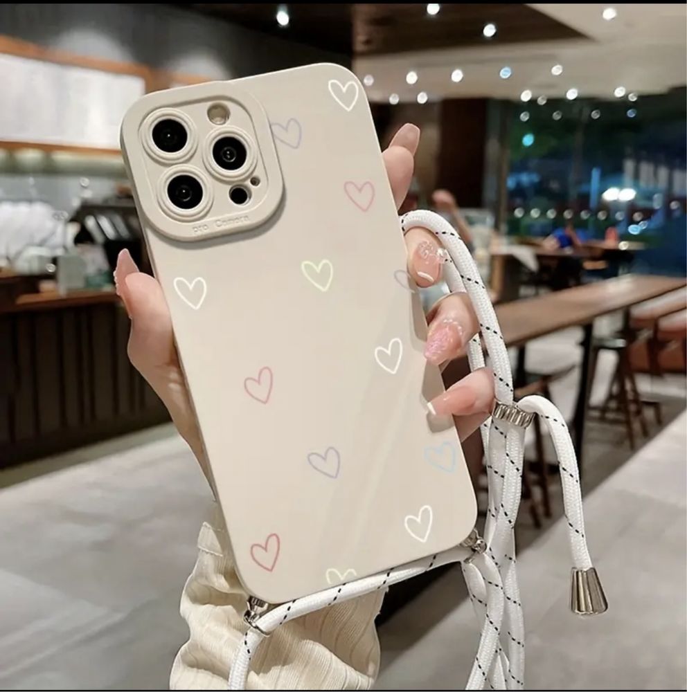 Чехол на завязке на iPhone15