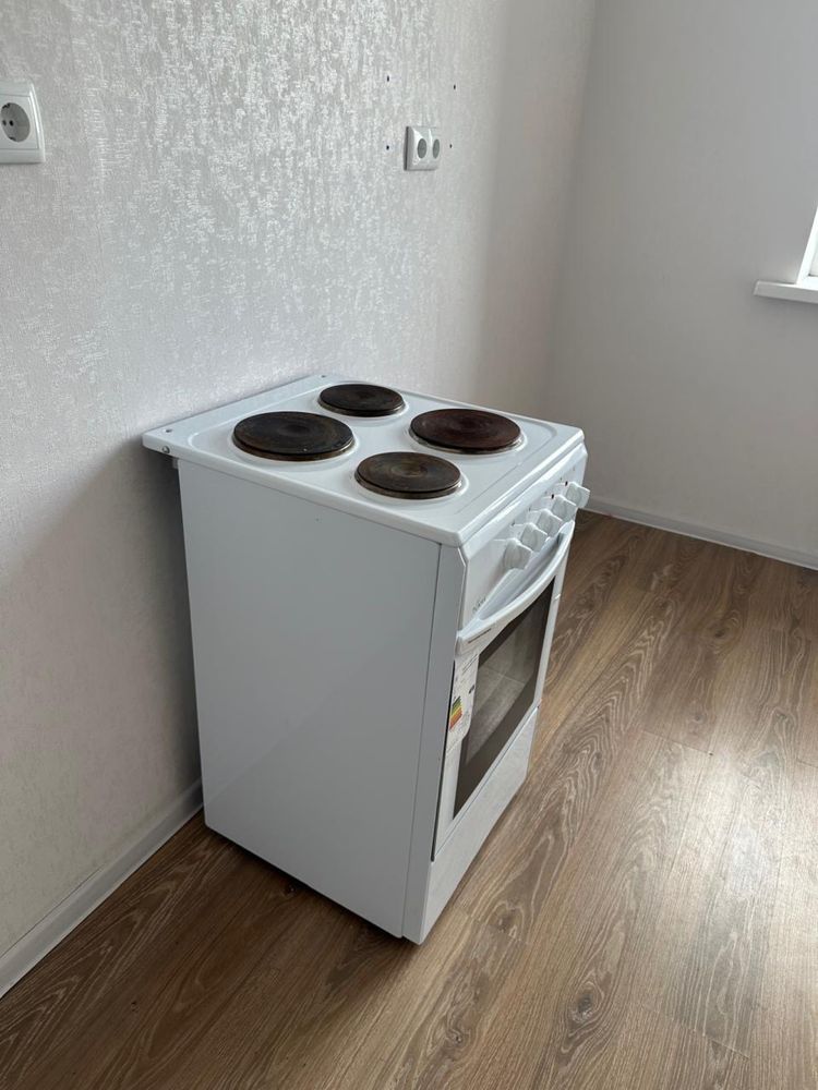 Продается электроплита Flama AE1406-W