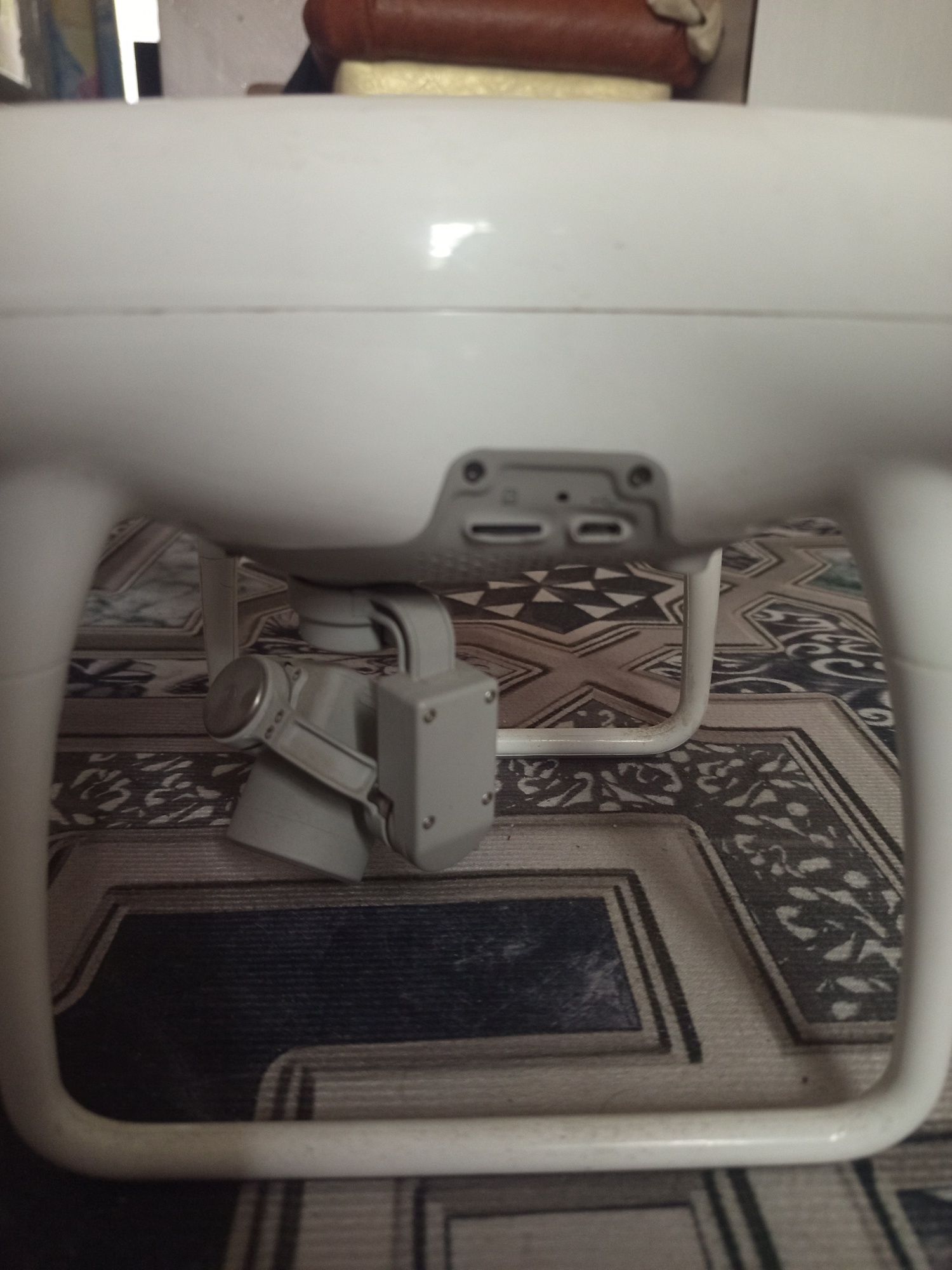 Рабочий дрон DJI Phantom 4