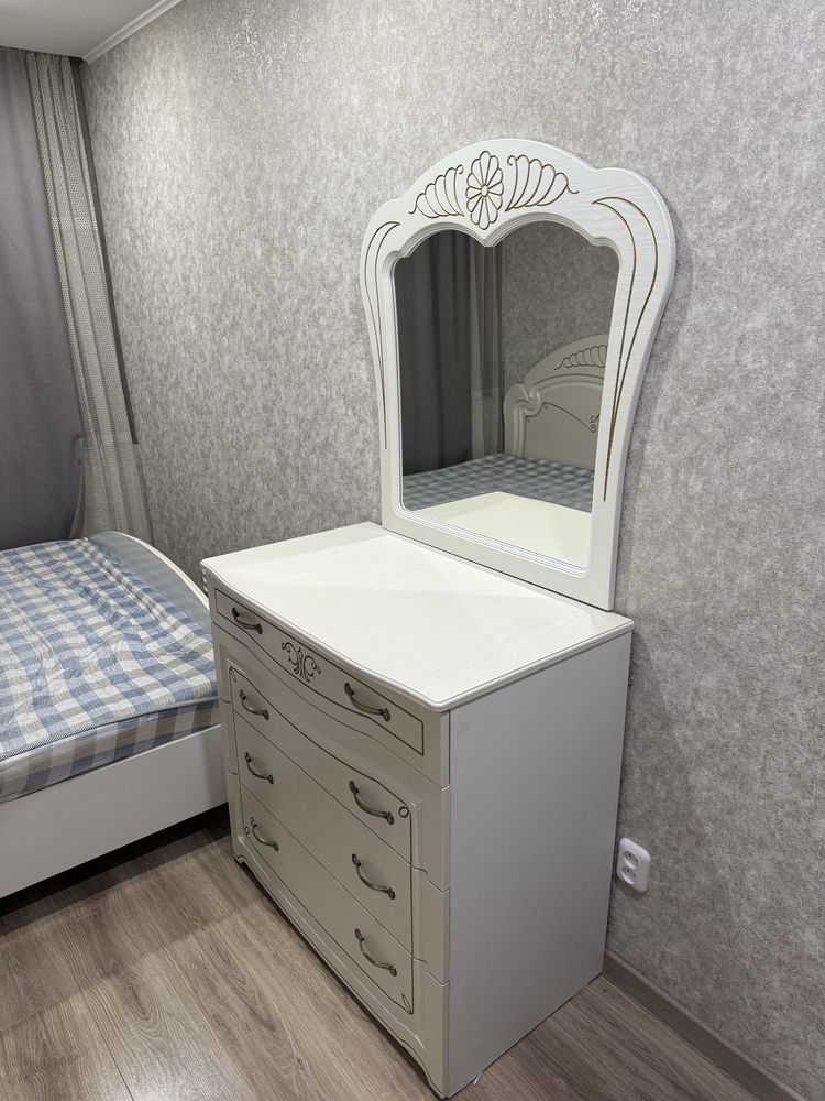 Продам спальный гарнитур в отличном состоянии