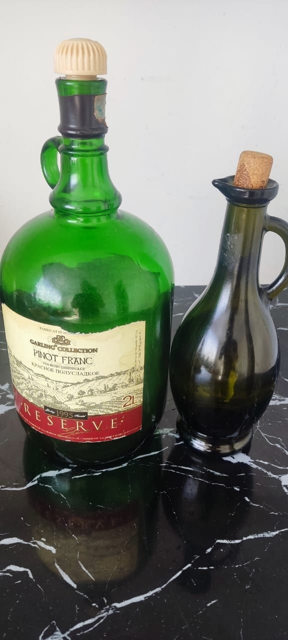 Продам бутылку для вина объем 2 литра