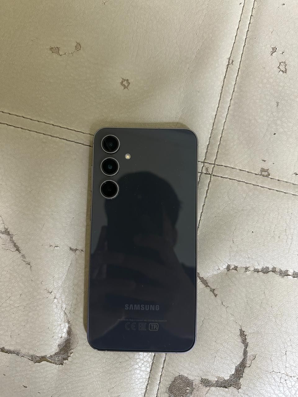 Galaxy s23fe продам телефон.