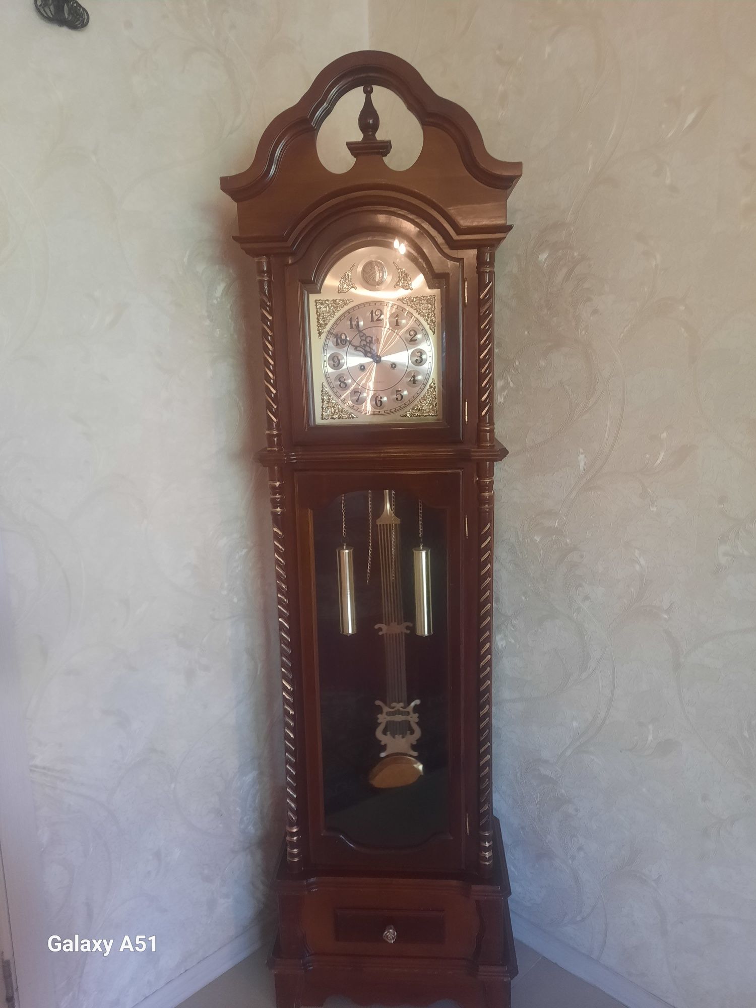 Продам напольные часы