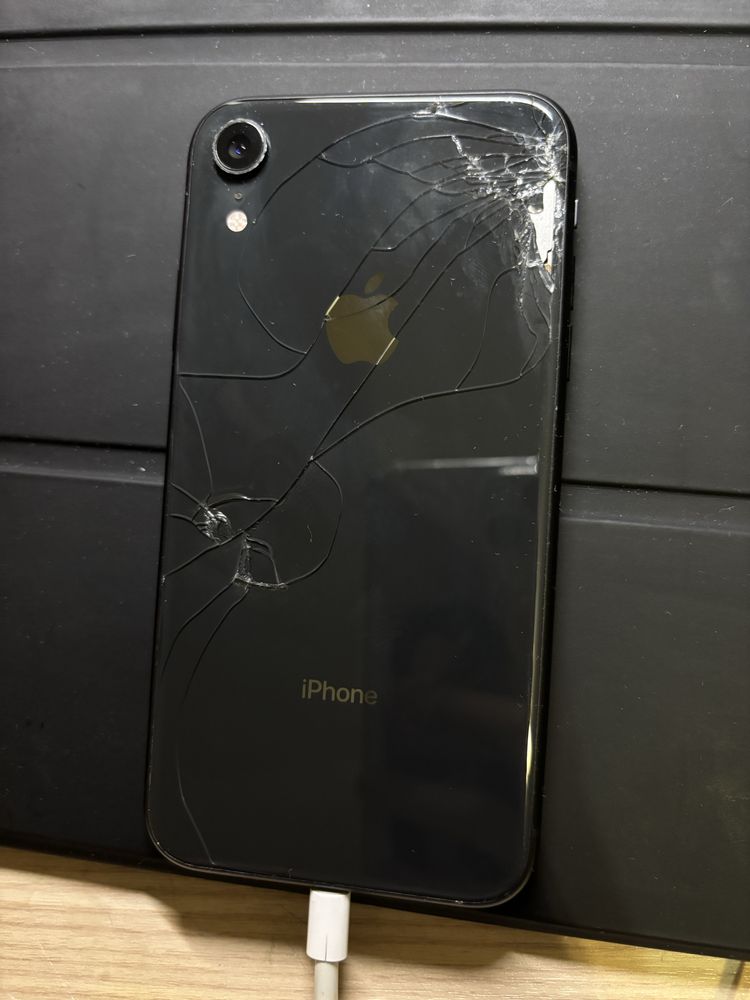 Iphone xr 64 гб, все работает