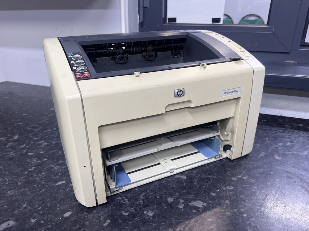 Принтер HP LJ1022