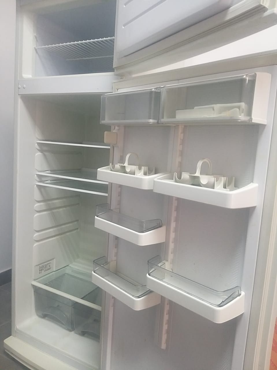 Продам холодильник