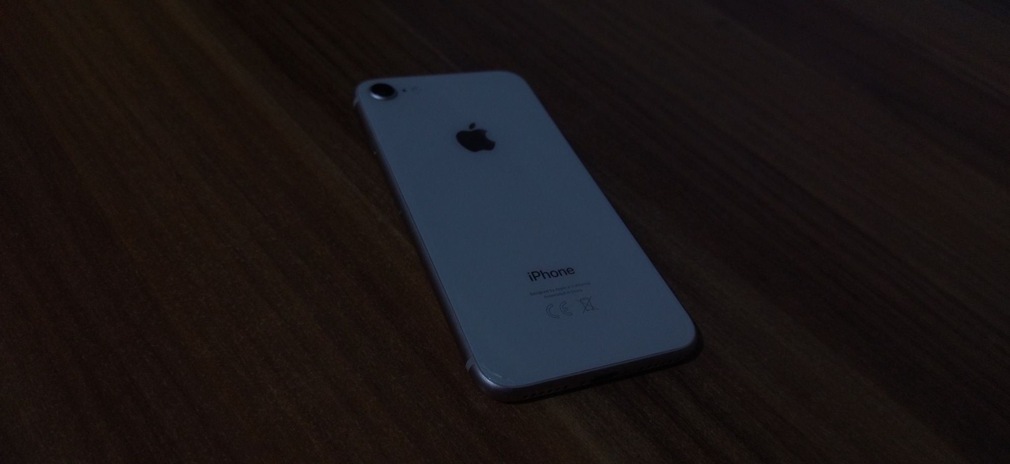 Айфон 8 64gb (идеал,оригелан)