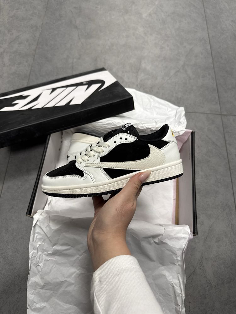 Air Jordan 1 Retro Low OG SP Travis Scott 008
