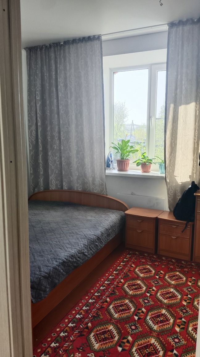 Продам 2-х комнатную квартиру в п Белоусовке.