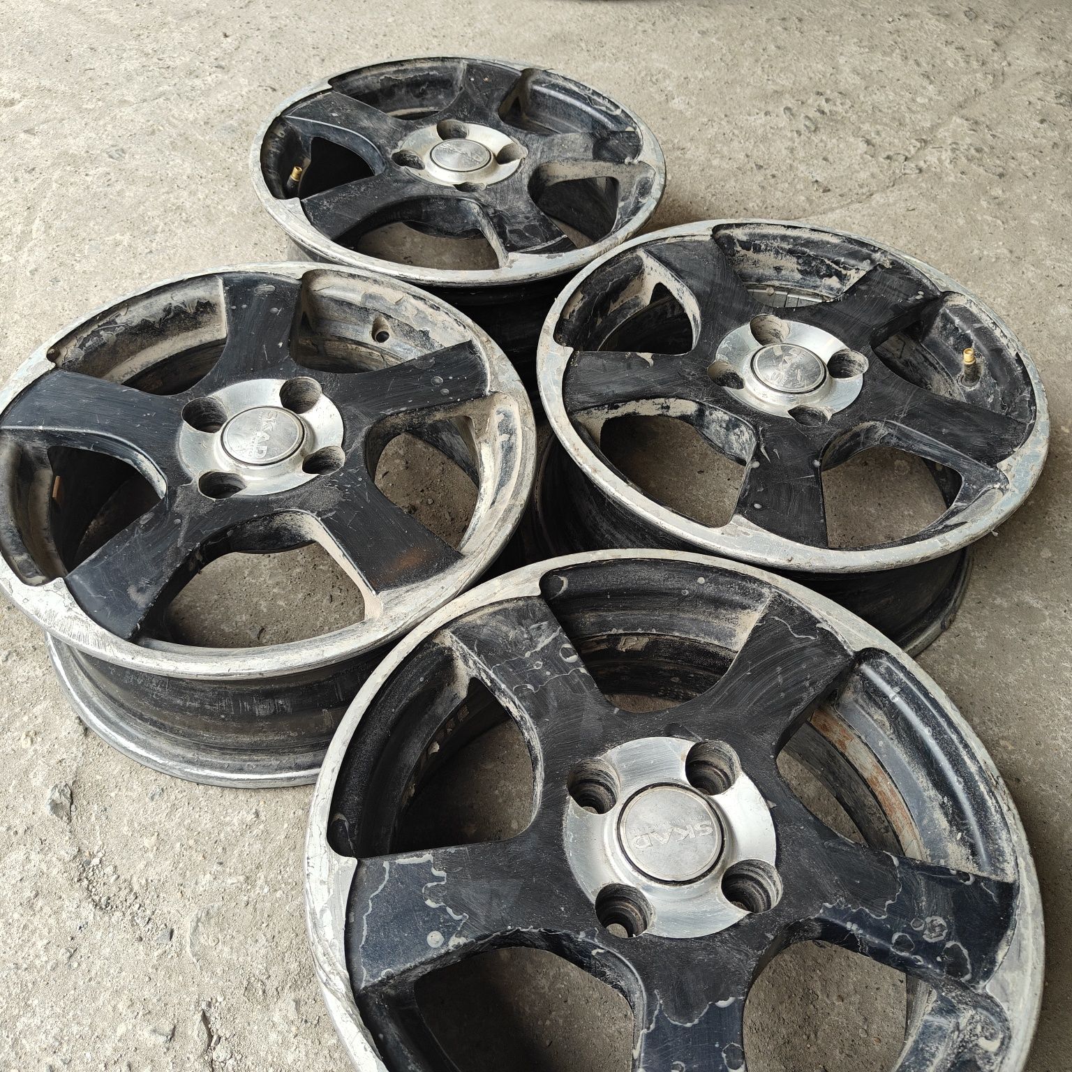 R14 PCD 4 *98 Комплект легкосплавных дисков