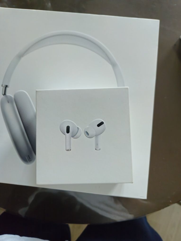 Коробки от наушников apple