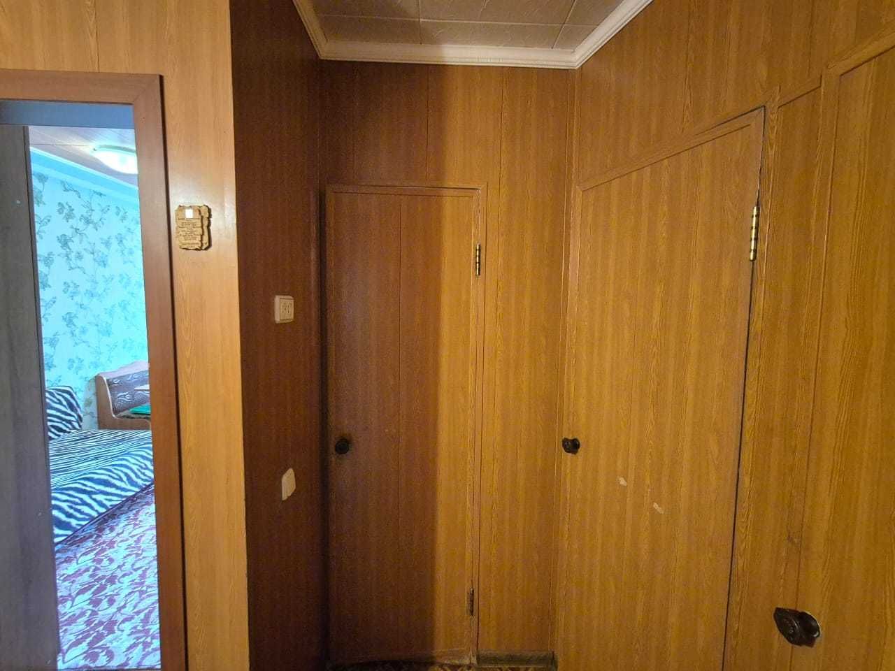Продам 4 комн квартиру на 2 мкр на 3/5 эт