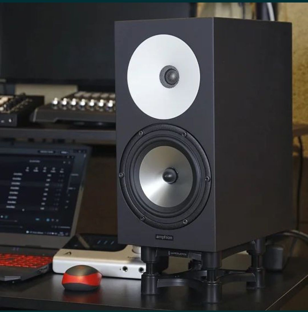 Cтудийные мониторы amphion one18