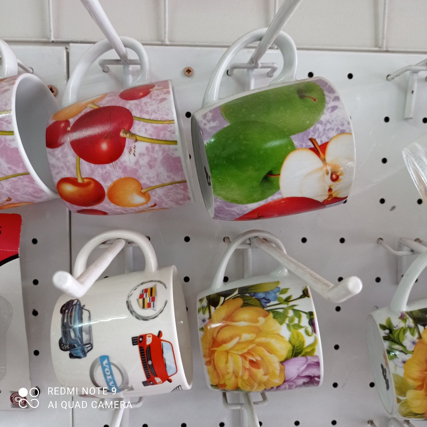 Продам кружки стеклянные и фарфоровые