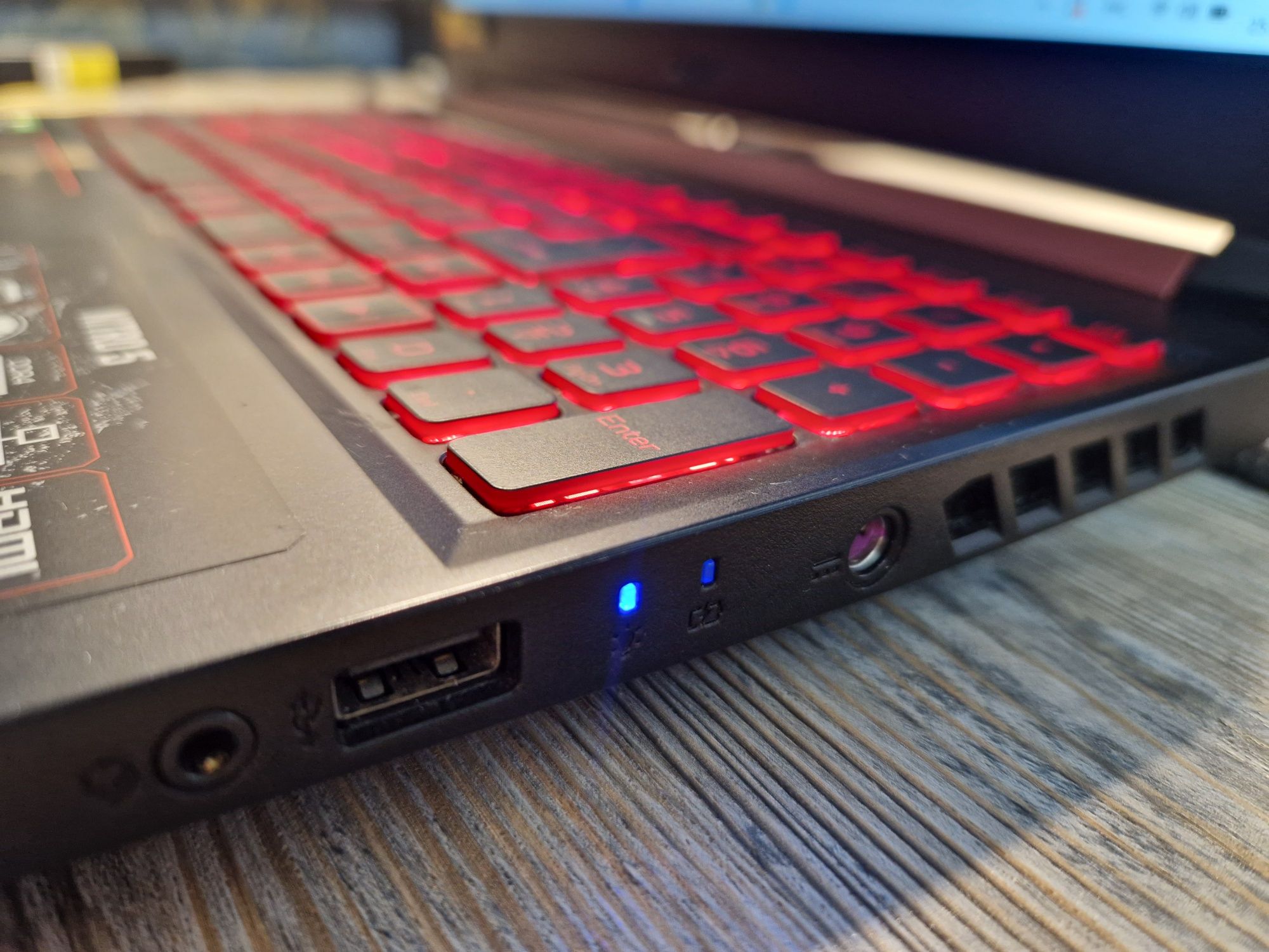 Acer Nitro Игровой ноутбук состояние норм