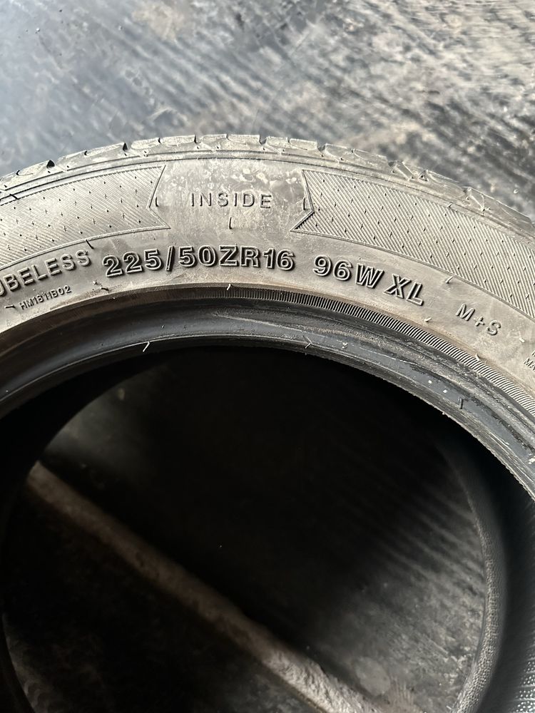 Продам комплект резины R16