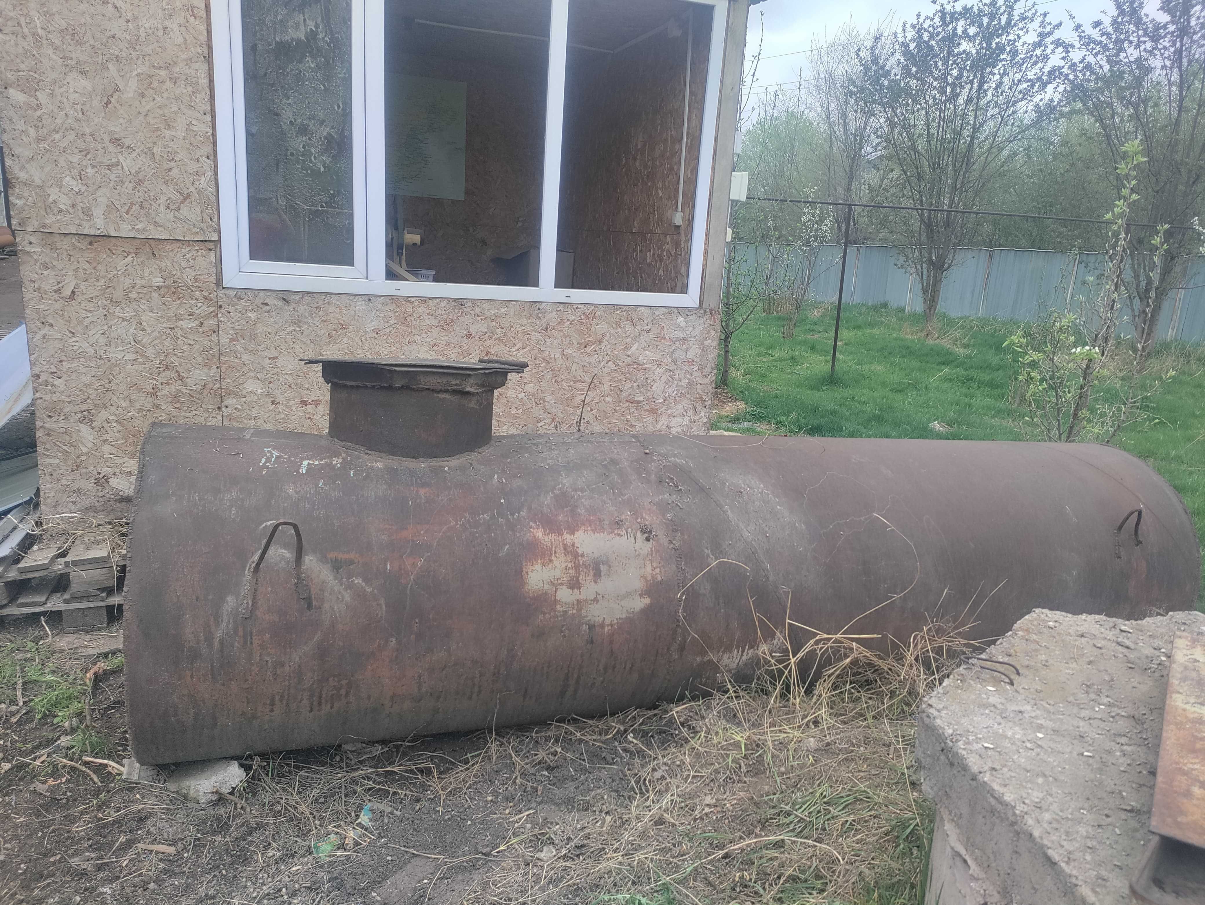 Металлический резервуар, ёмкость, бак, цистерна 5000 л.