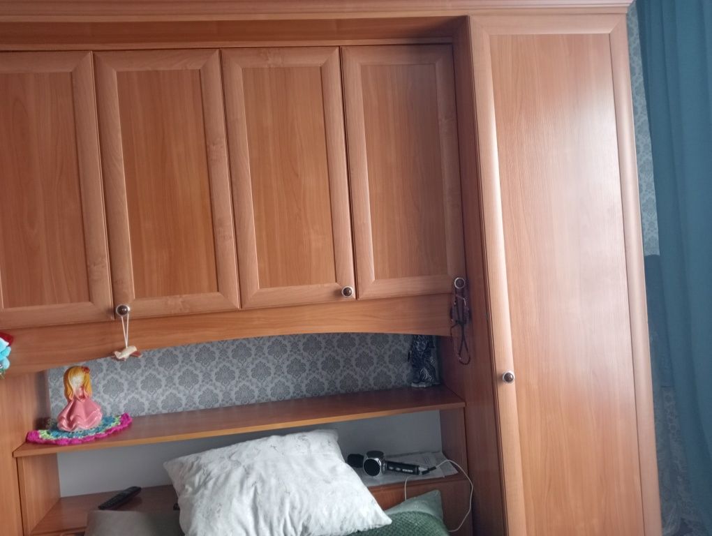 продается спальный гарнитур