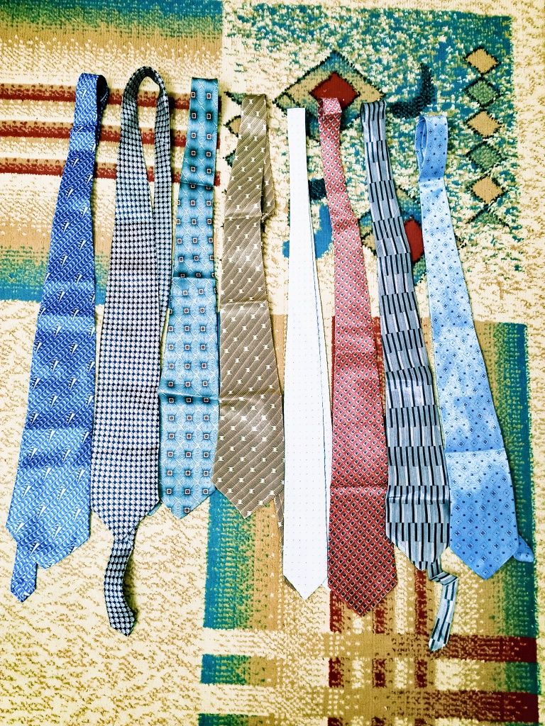 Футболка ( ФК  GERMANY); Галстуки  мужские  и  другое.