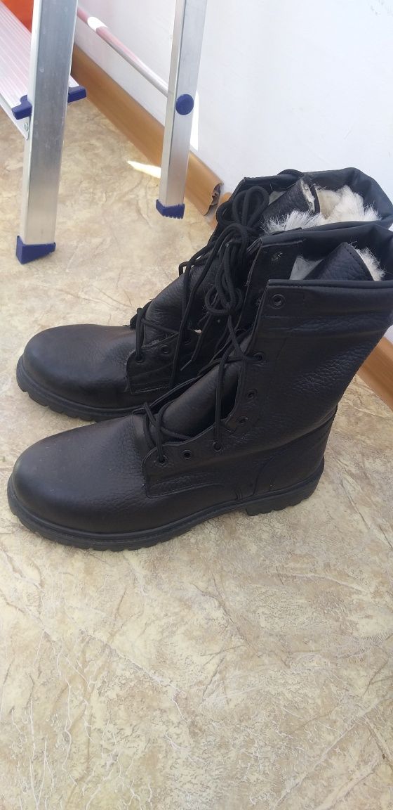 Продам зимние берцы
