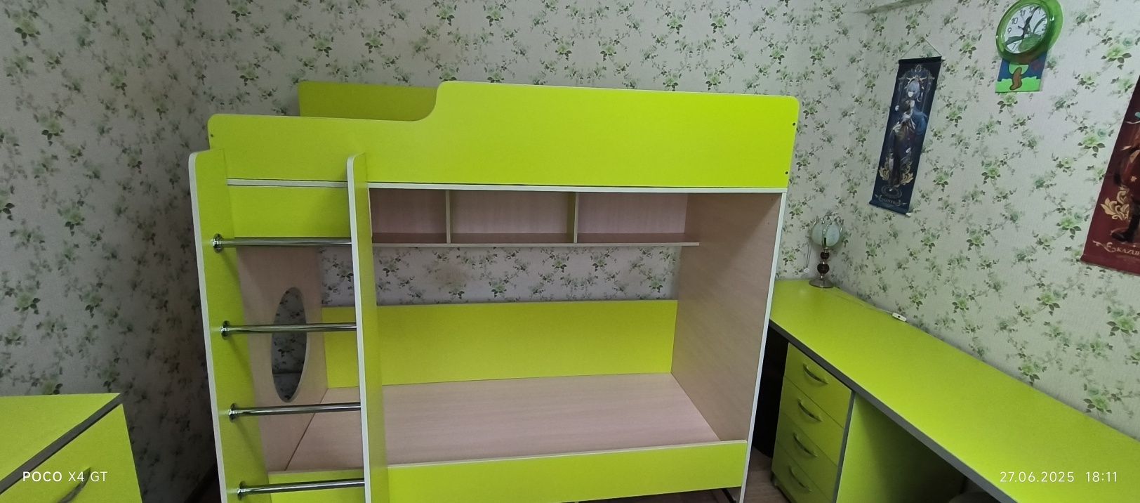 Продам детский уголок  кровать, стол.возможно и комод как комплект