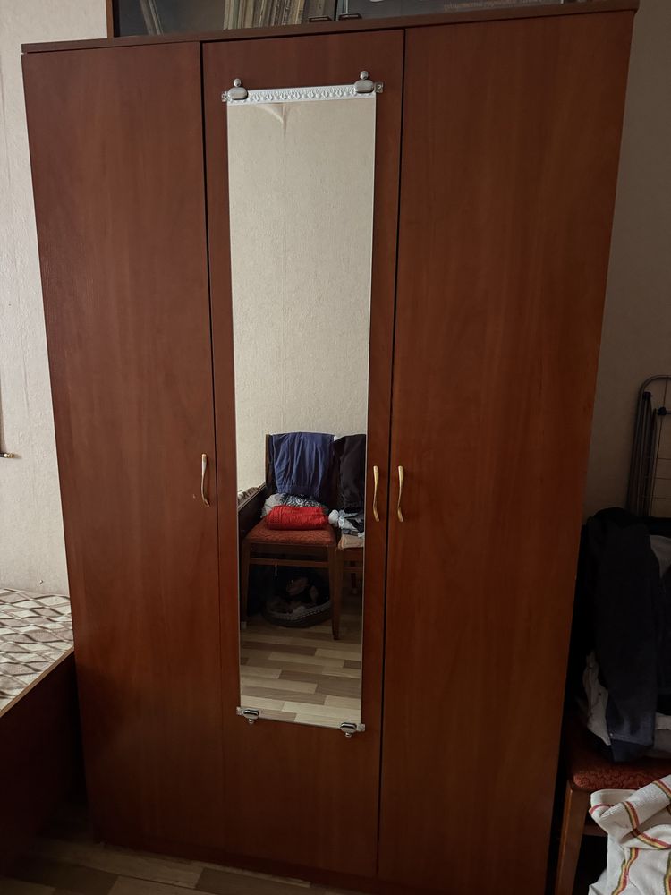 Продам 3х дверный шкаф