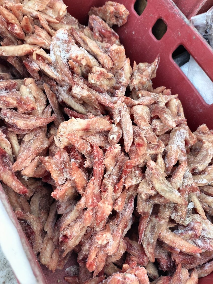 Корм для собак, кошек, крылышки куриные