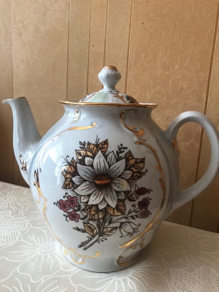Чайник фарфоровый