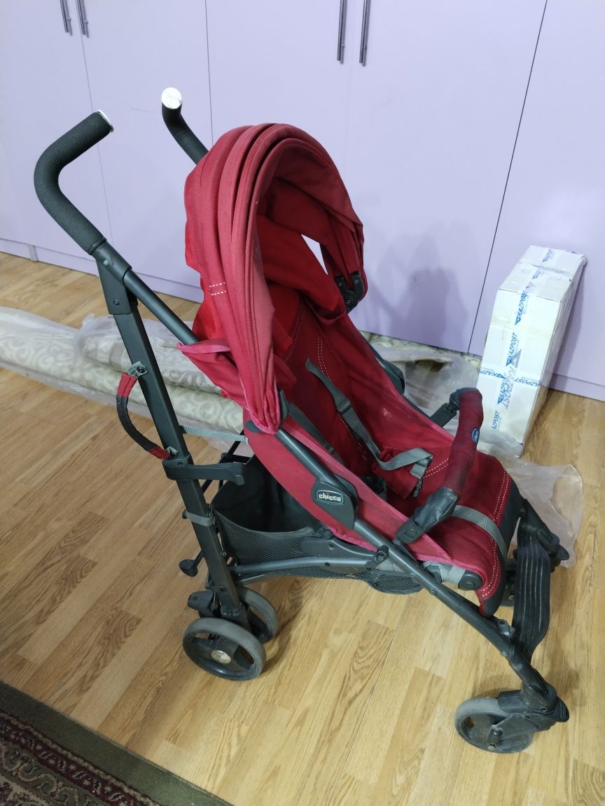 Продам коляску Chicco
