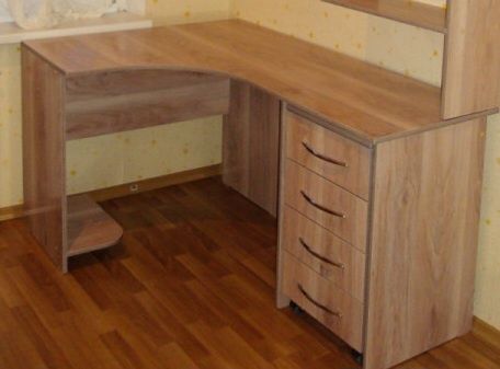 Продам письменный стол