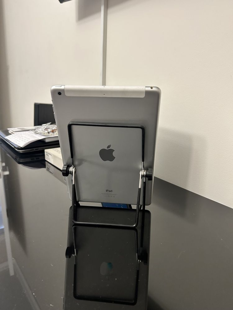 iPad Air в идеальном состоянии без царапин и потертостей