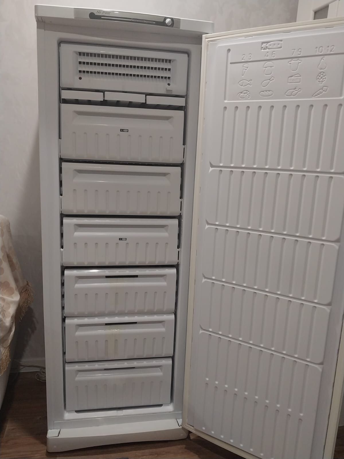 Продам морозильник