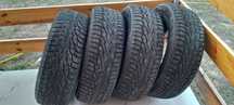 Продам шины зимние шипованные 235/60/18