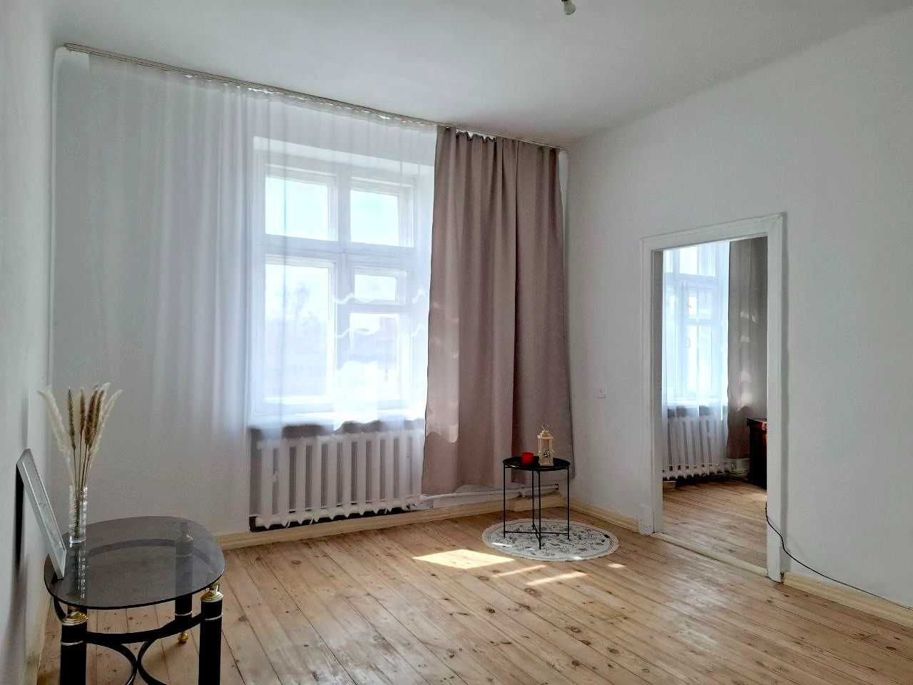 В продаже 3-комнатная квартира.