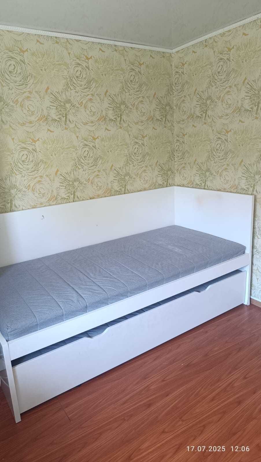 Продам кровать двухярусную IKEA.60000 тг торг