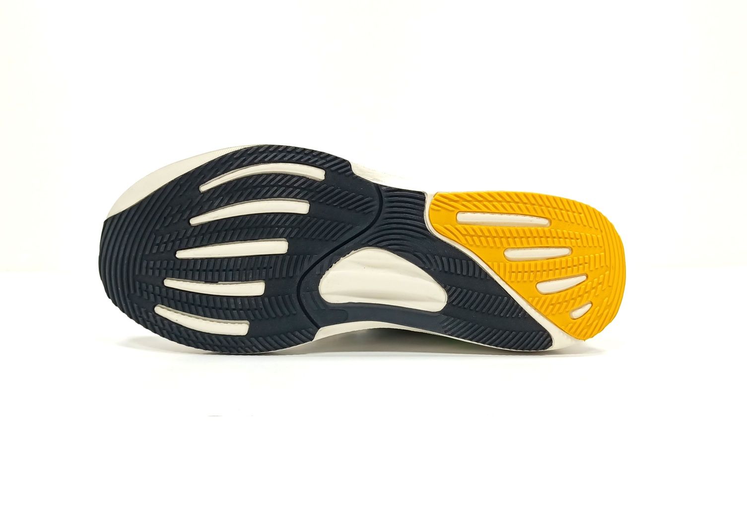 Беговые кроссовки Adidas Supernova размеры с 40 по 45 в Алматы