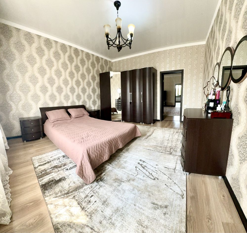 Продам спальный гарнитур б/у, в хорошем состоянии. Торг