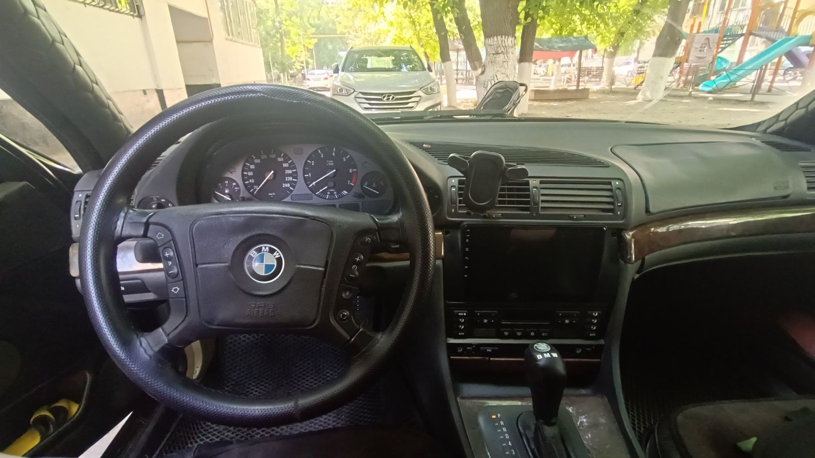 Продам БМВ 730 е38