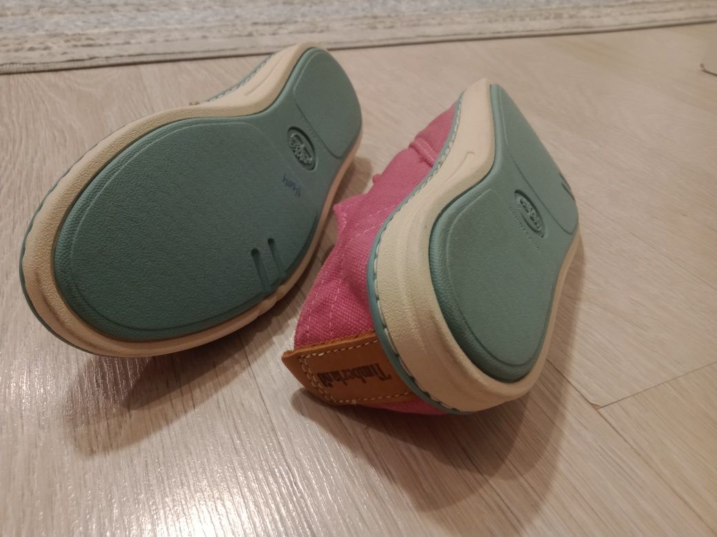 Продам обувь для девочки. Timberland.