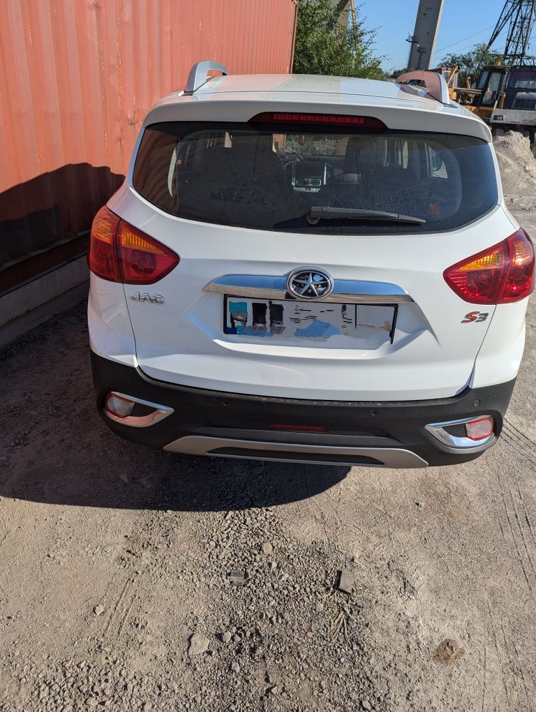 Продам хороший автомобиль марки JAC s3