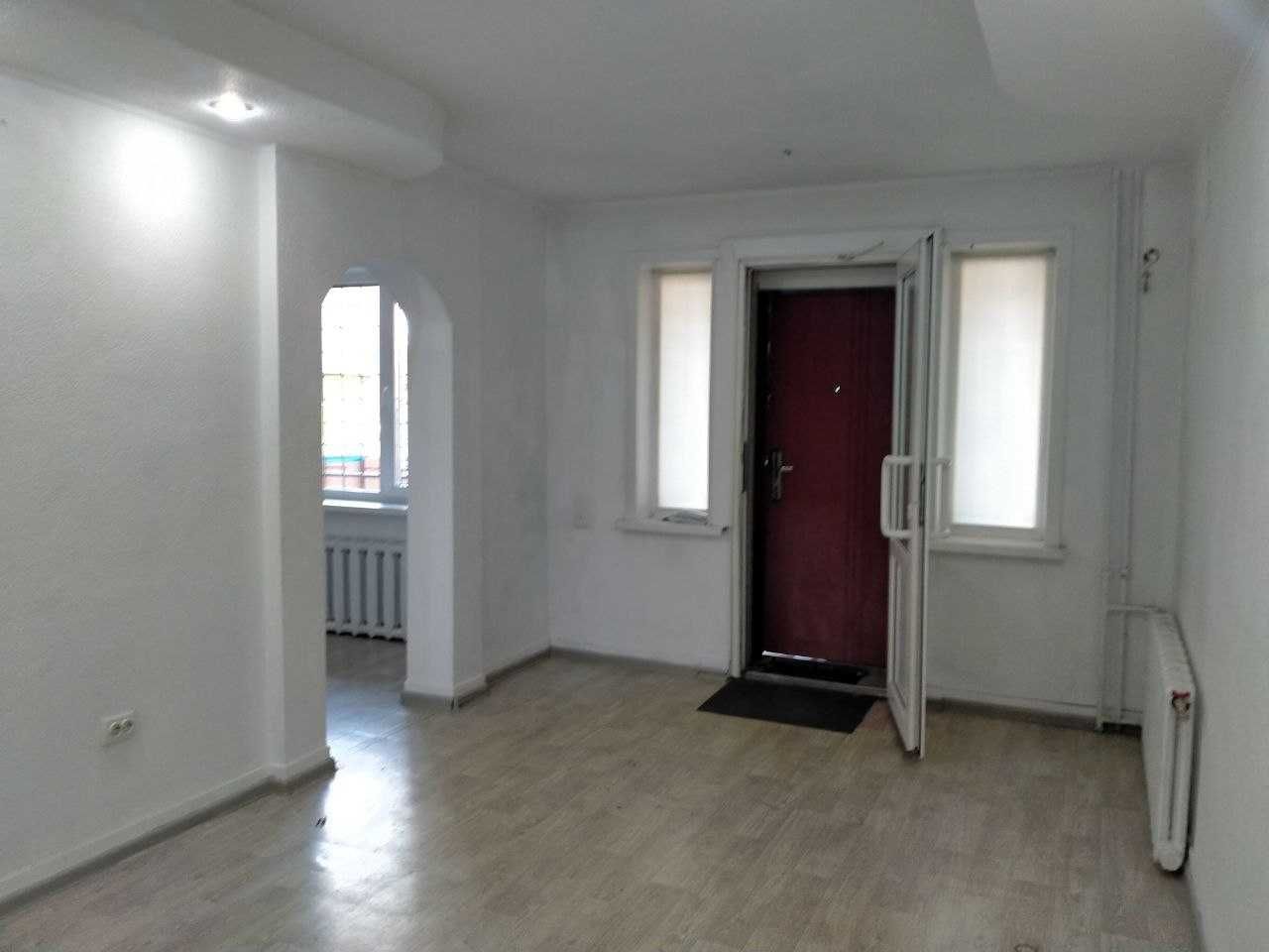 Продажа салона, магазина, офиса. Центр, первая линия, парковка.
