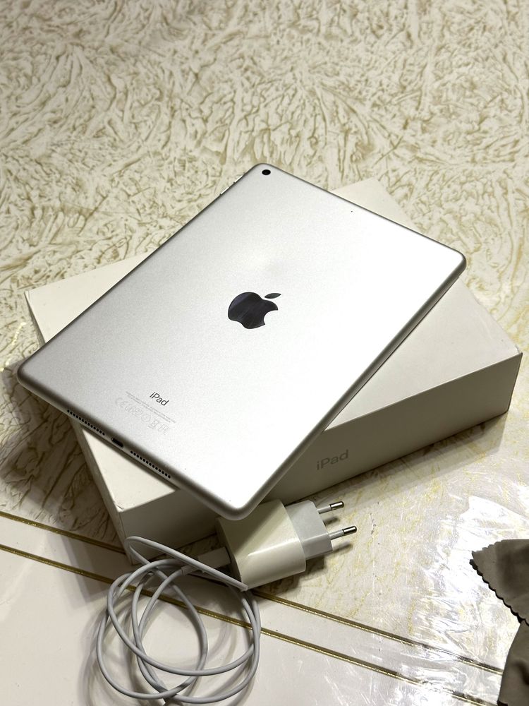 ipad в хорошем состоянии полный комплект
