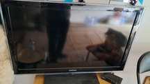 Продам тв Samsung приставкой