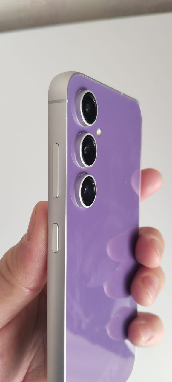 Samsung s23fe  фиолетовый