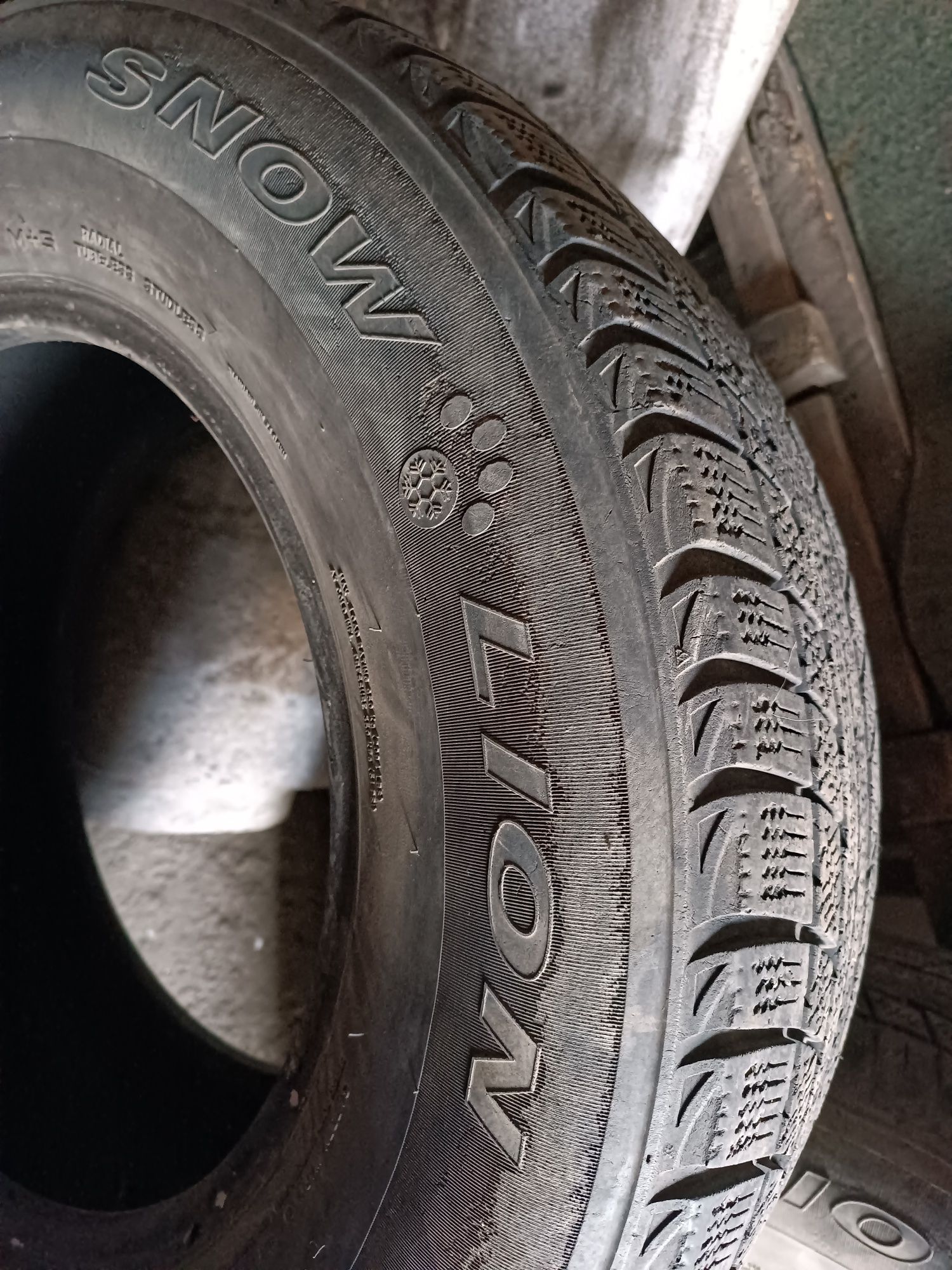 Продам резину зимнюю
