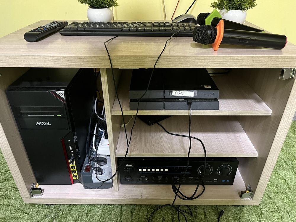 PS4 PRO 1TB с играми